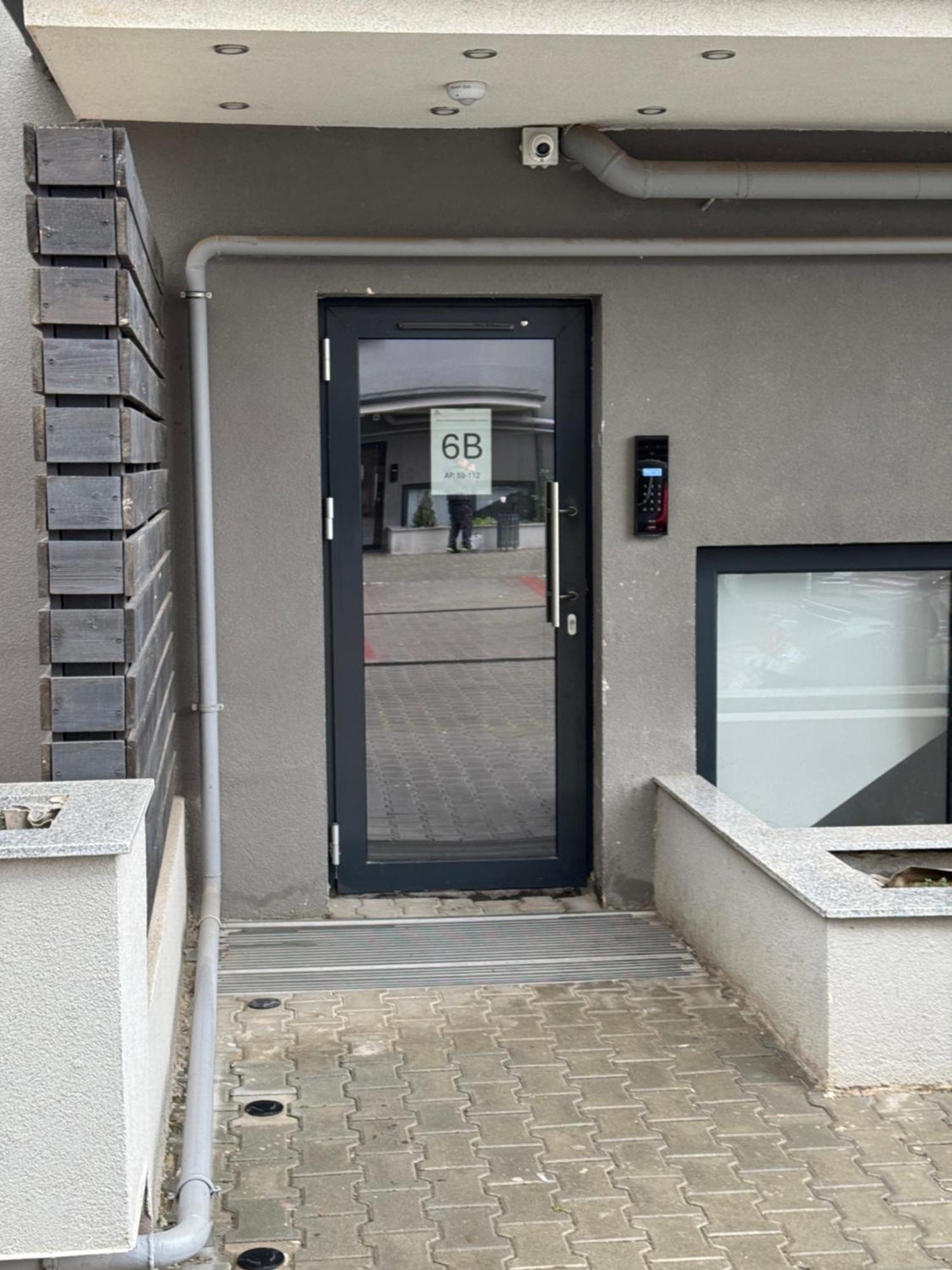 Executive Duplex With Balcony, Skyline Views & Free Parking 公寓 布加勒斯特