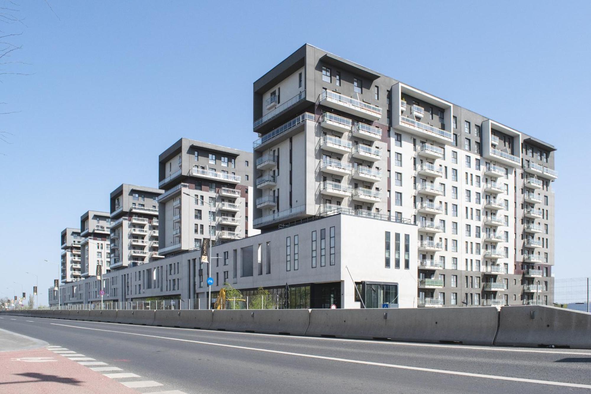 Executive Duplex With Balcony, Skyline Views & Free Parking * 布加勒斯特